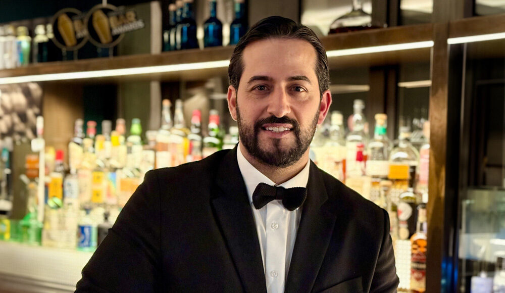 Daniele Biondo, Bar Manager